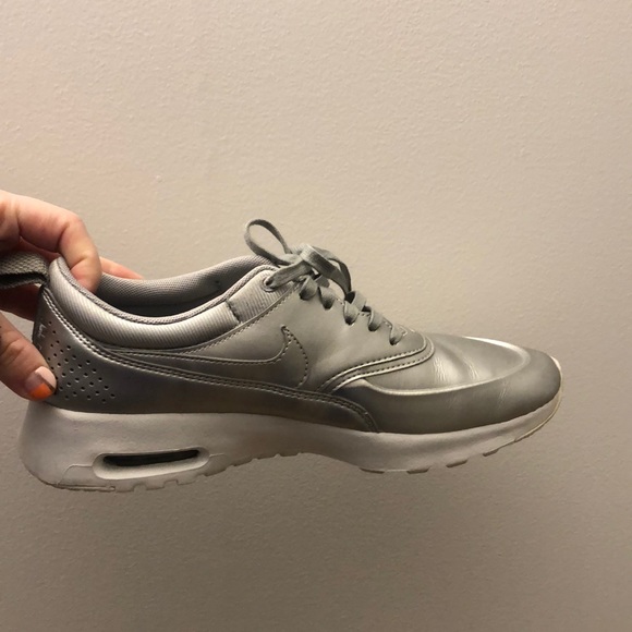 Nike silver 8,5 - Picture 1 of 3